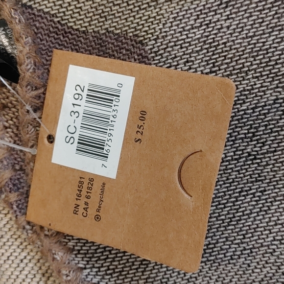 Pancho scarf l beautiful material l brand: just cozy new with tag l camo l fall - Picture 4 of 4